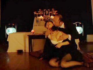 Nippon's secret sex scene with porn star in Tokyo's XXX bang, leads to revenge sex & blackmail